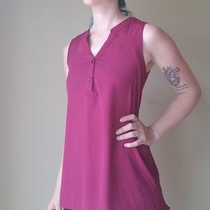 IZ Byer Pink sleeveless blouse